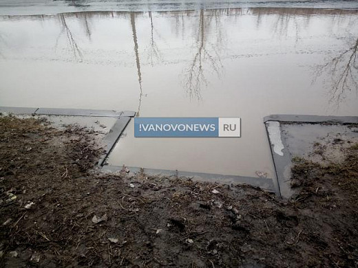 Власти назвали причину большого провала дороги в Московском микрорайоне